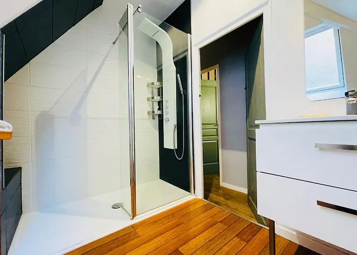 T3 Standing Center Station And Shops * Tours